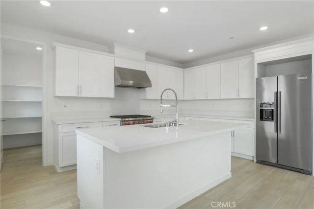 27273 Debut Place, Valencia, CA 91381