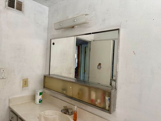 517 Martha Street NE, Albuquerque, NM 87123