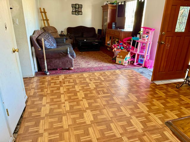 517 Martha Street NE, Albuquerque, NM 87123