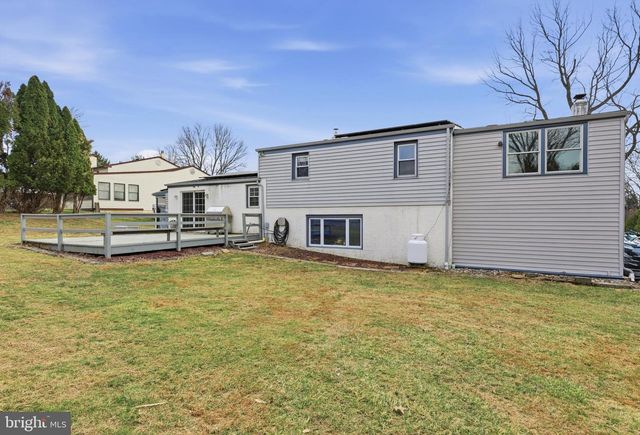 95 LONGVIEW DR, Churchville, PA 18966