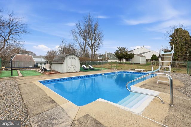 95 LONGVIEW DR, Churchville, PA 18966