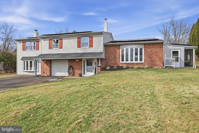 95 LONGVIEW DR, Churchville, PA 18966