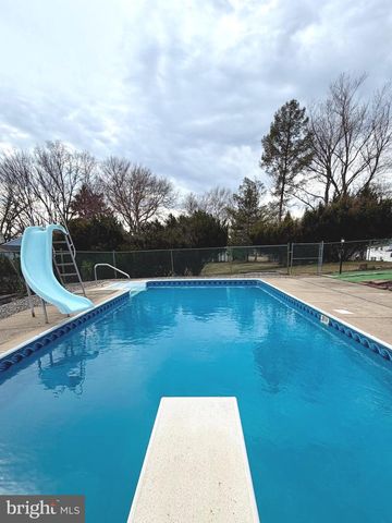 95 LONGVIEW DR, Churchville, PA 18966