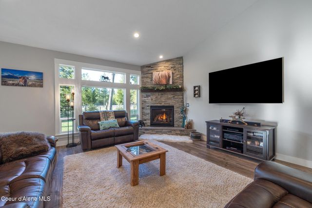5867 W SPARROWHAWK DR, Rathdrum, ID 83858