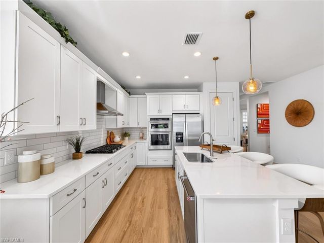 8841 Oceana WAY, Naples, FL 34114