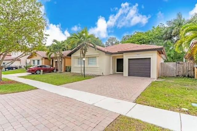4127 NE 30th St, Homestead, FL 33033