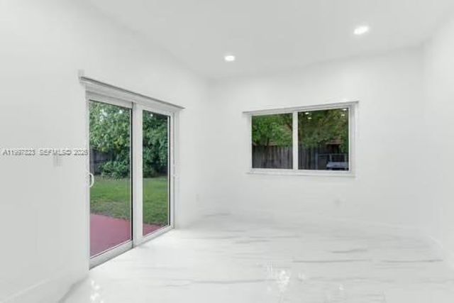 4127 NE 30th St, Homestead, FL 33033