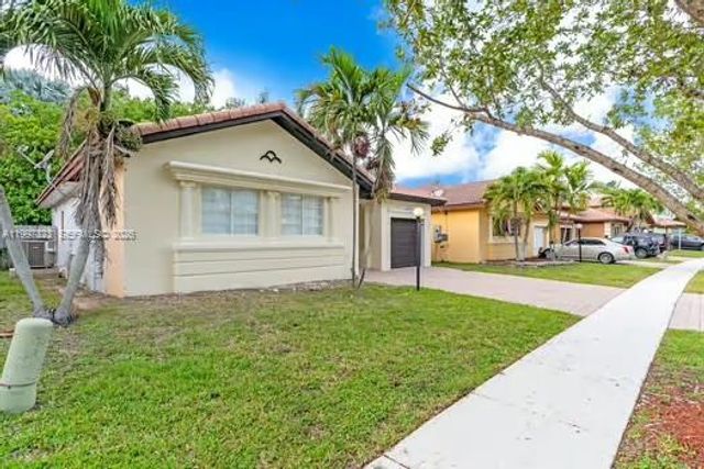 4127 NE 30th St, Homestead, FL 33033