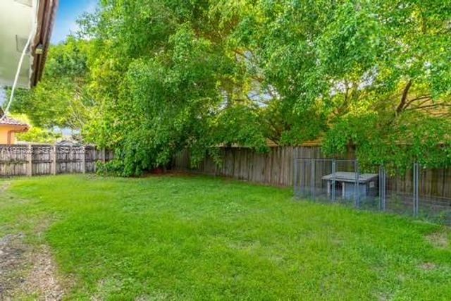 4127 NE 30th St, Homestead, FL 33033