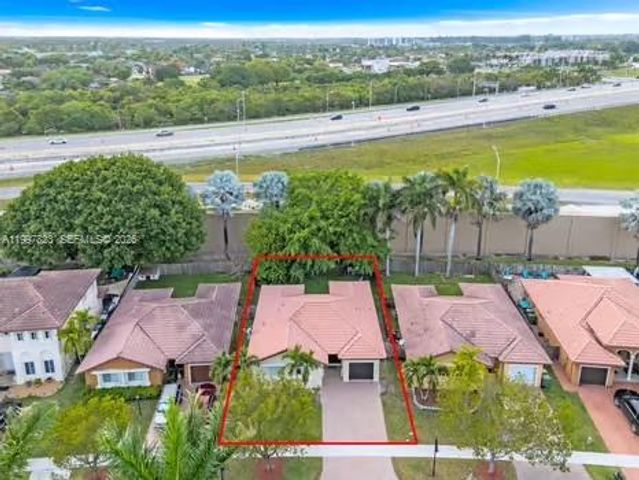 4127 NE 30th St, Homestead, FL 33033
