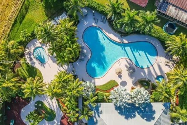 4127 NE 30th St, Homestead, FL 33033