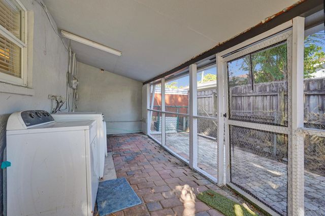 5604 Garden Avenue, West Palm Beach, FL 33405