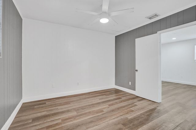 5604 Garden Avenue, West Palm Beach, FL 33405