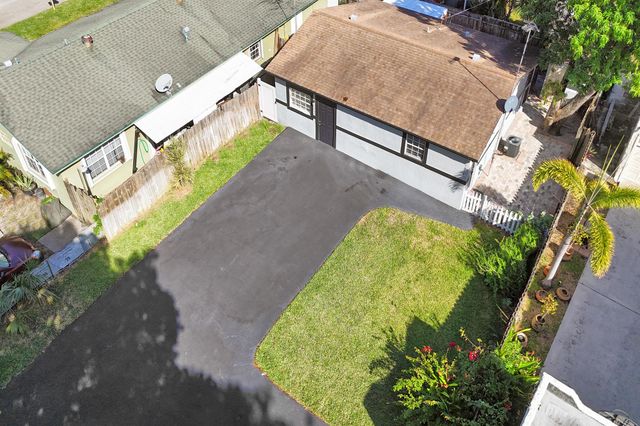 5604 Garden Avenue, West Palm Beach, FL 33405