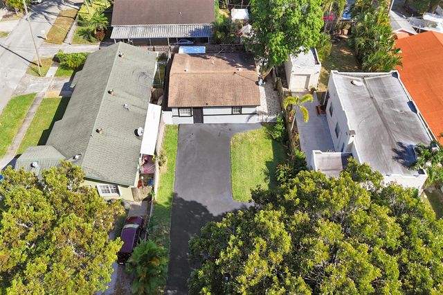 5604 Garden Avenue, West Palm Beach, FL 33405