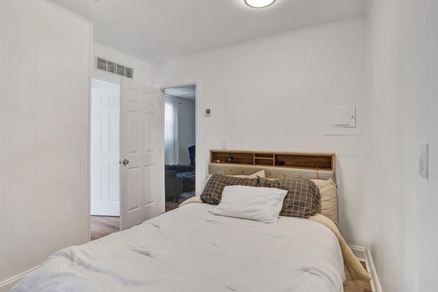 5604 Garden Avenue, West Palm Beach, FL 33405