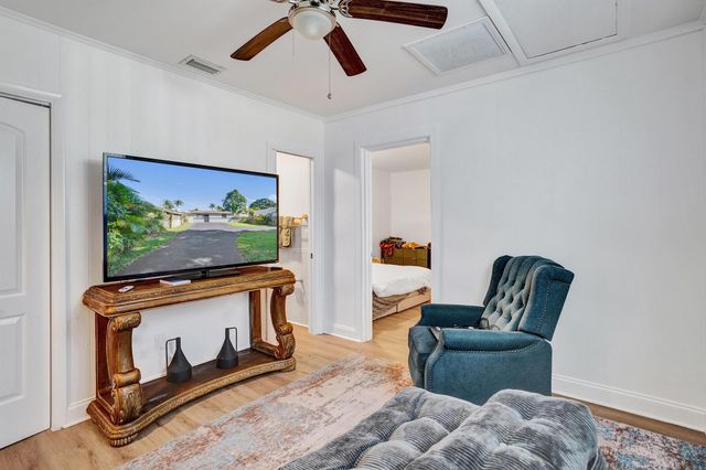 5604 Garden Avenue, West Palm Beach, FL 33405