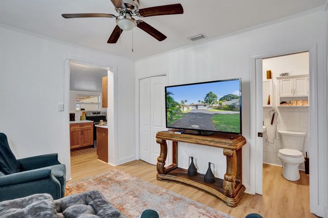 5604 Garden Avenue, West Palm Beach, FL 33405