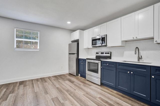 5604 Garden Avenue, West Palm Beach, FL 33405