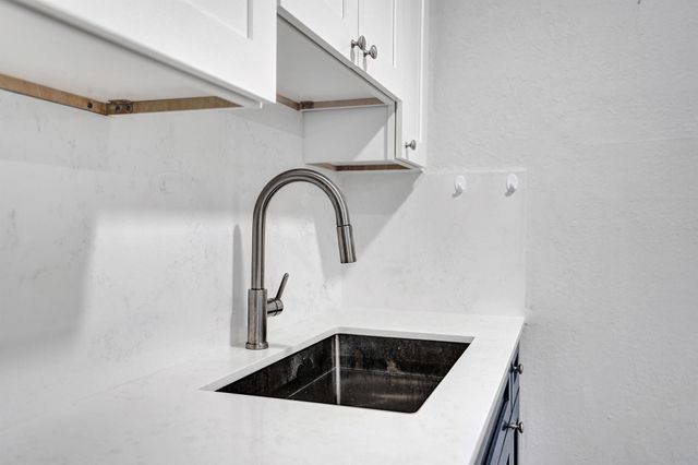 5604 Garden Avenue, West Palm Beach, FL 33405