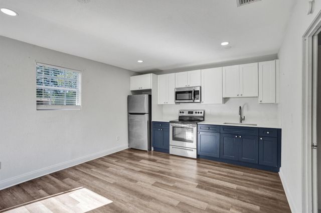 5604 Garden Avenue, West Palm Beach, FL 33405