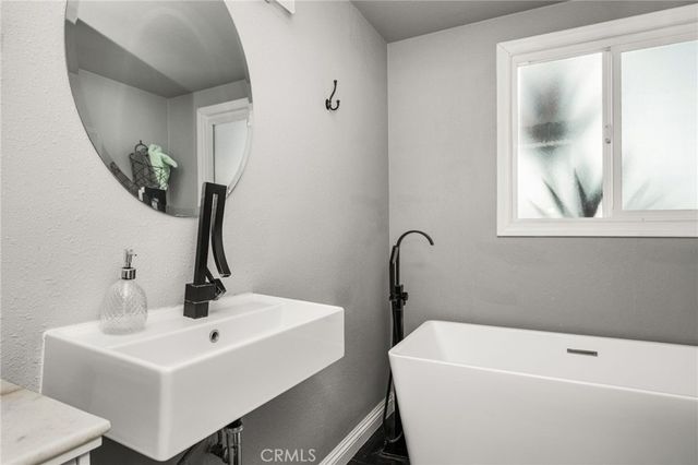 1334 E Collins, Orange, CA 92867