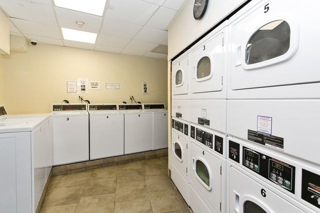 12 Stoneholm 426, Boston, MA 02115