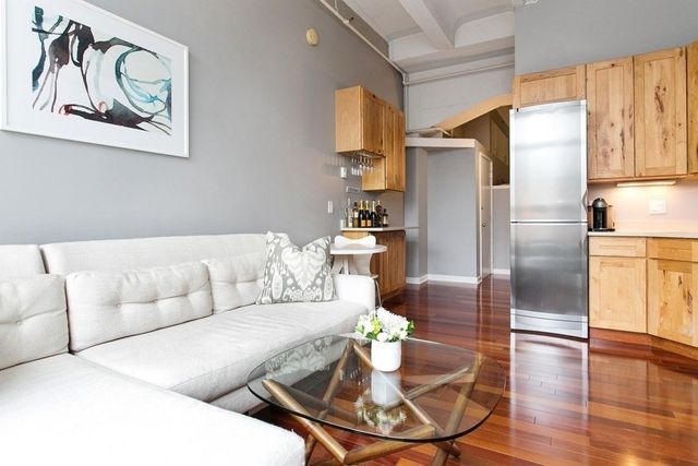 12 Stoneholm 426, Boston, MA 02115