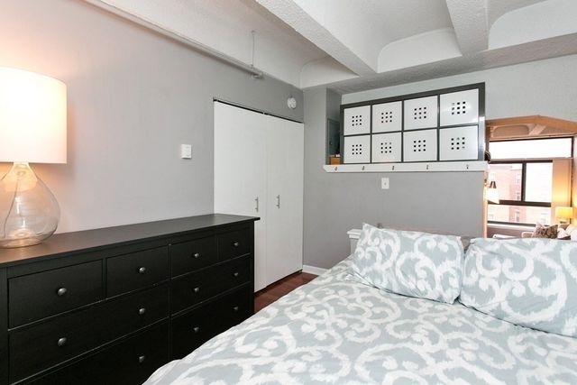 12 Stoneholm 426, Boston, MA 02115