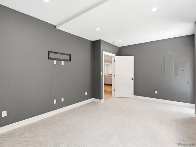8140 Meadowdale Ct, Longmont, CO 80503