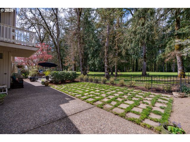 1827 Nw DORAL St, Mc Minnville, OR 97128