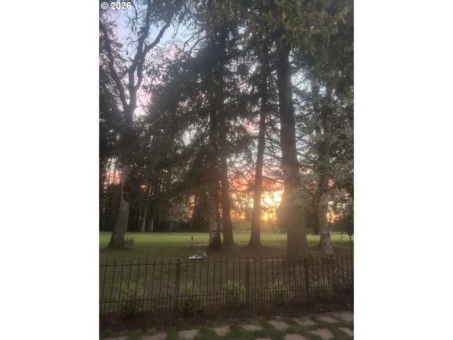 1827 Nw DORAL St, Mc Minnville, OR 97128