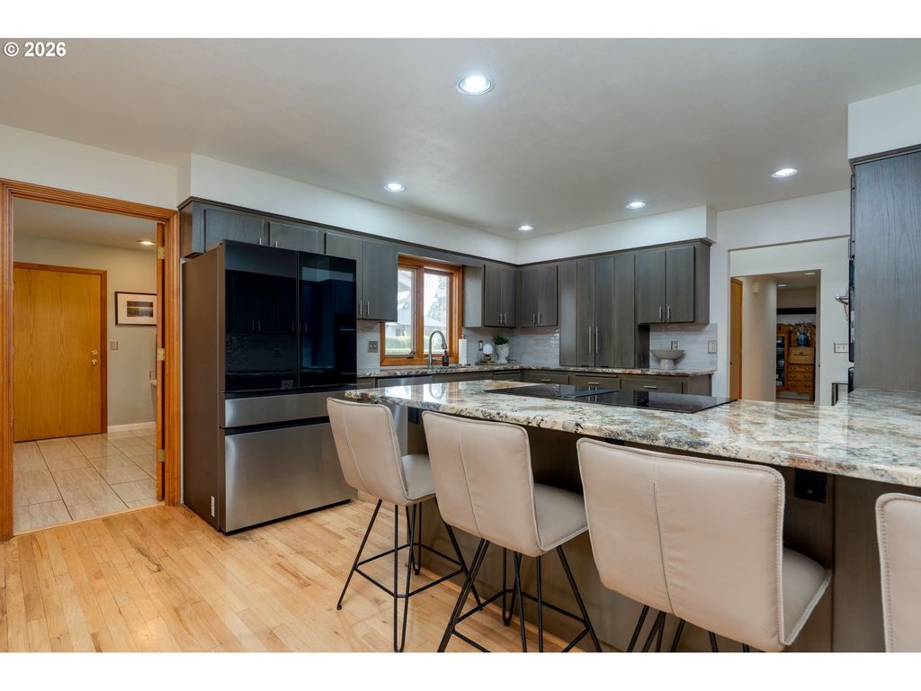 Image 15 of property listing at 1827 Nw DORAL St, Mc Minnville, OR 97128