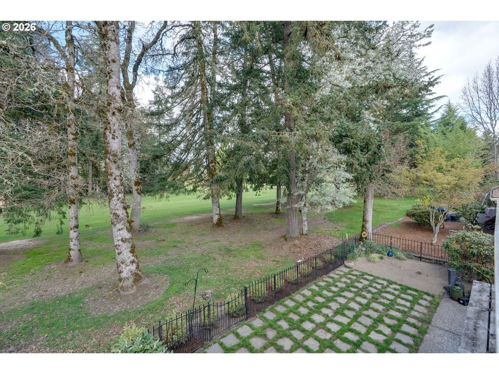 Image 28 of property listing at 1827 Nw DORAL St, Mc Minnville, OR 97128