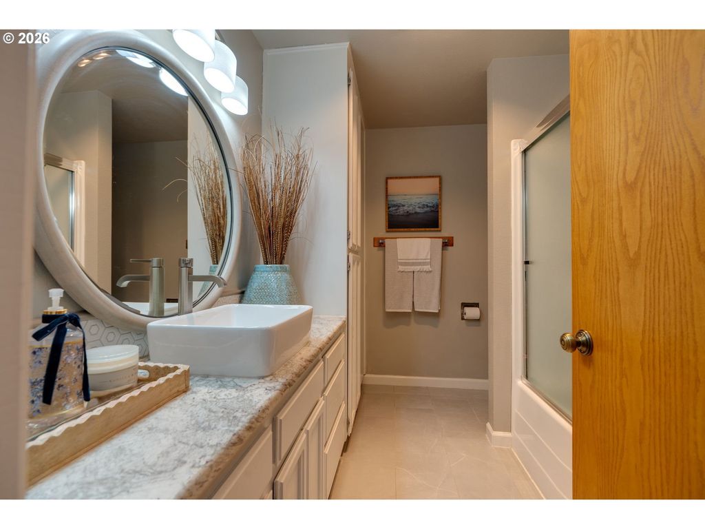 Image 30 of property listing at 1827 Nw DORAL St, Mc Minnville, OR 97128