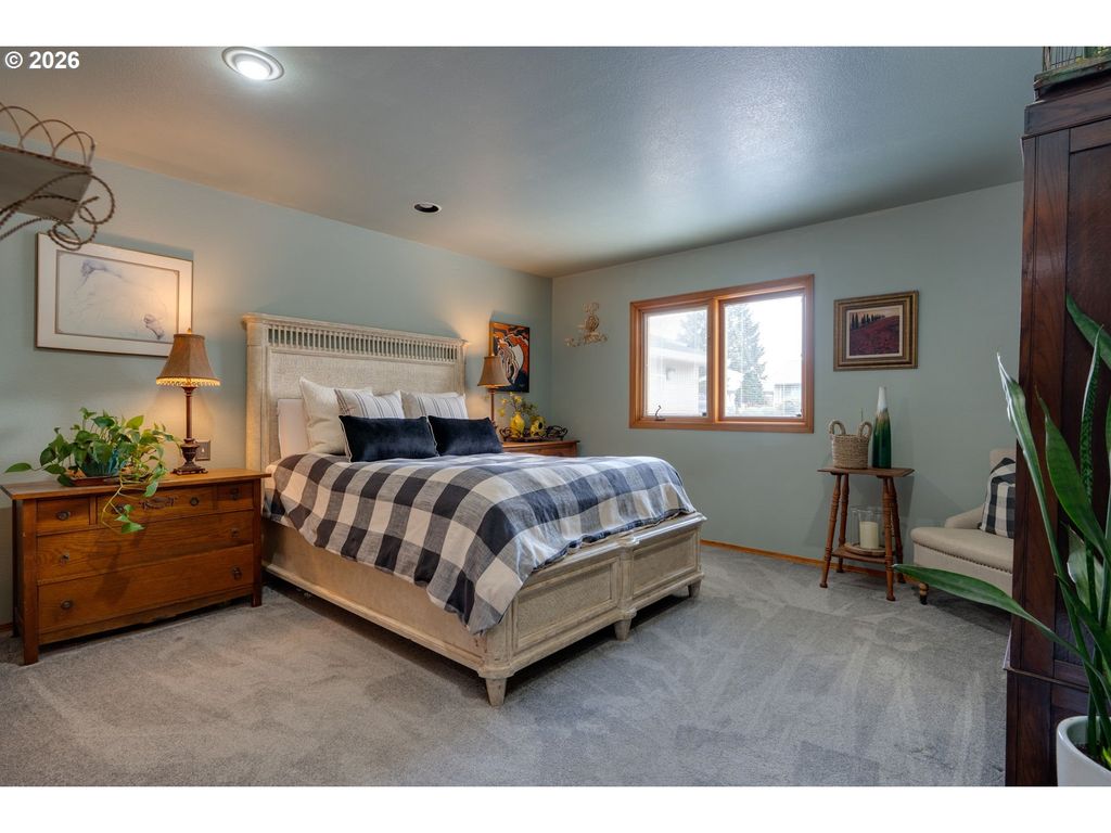Image 31 of property listing at 1827 Nw DORAL St, Mc Minnville, OR 97128