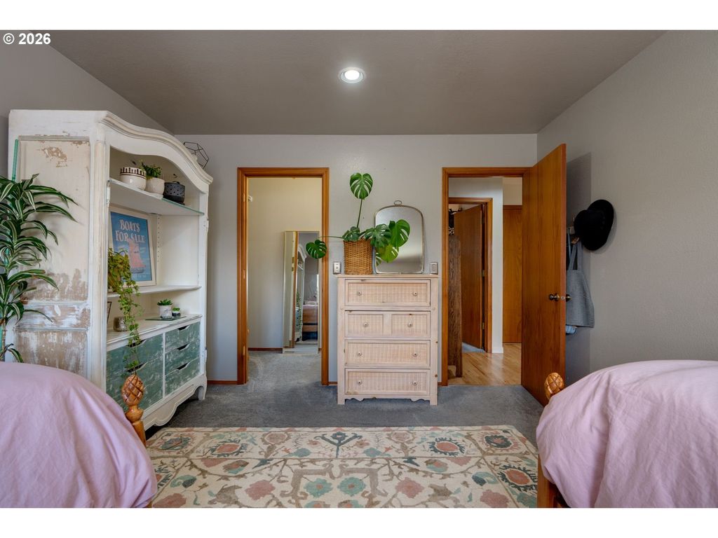 Image 33 of property listing at 1827 Nw DORAL St, Mc Minnville, OR 97128