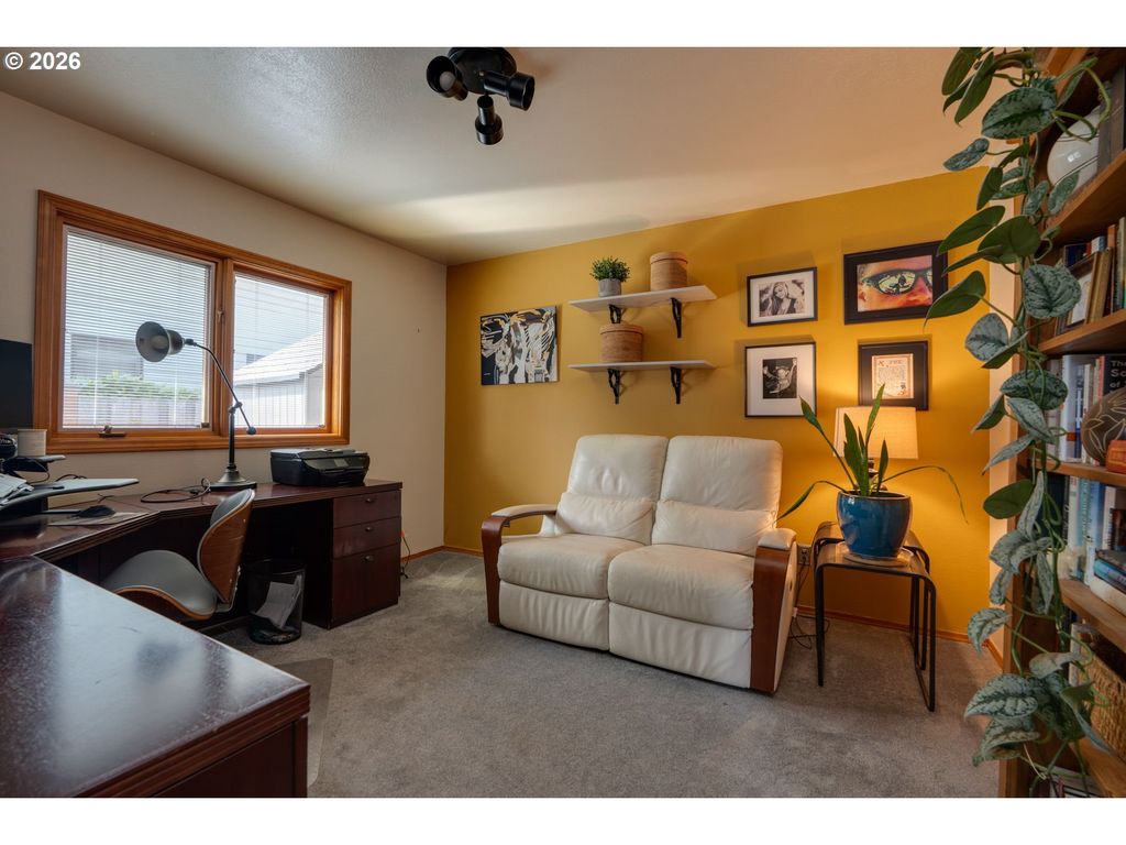 Image 34 of property listing at 1827 Nw DORAL St, Mc Minnville, OR 97128