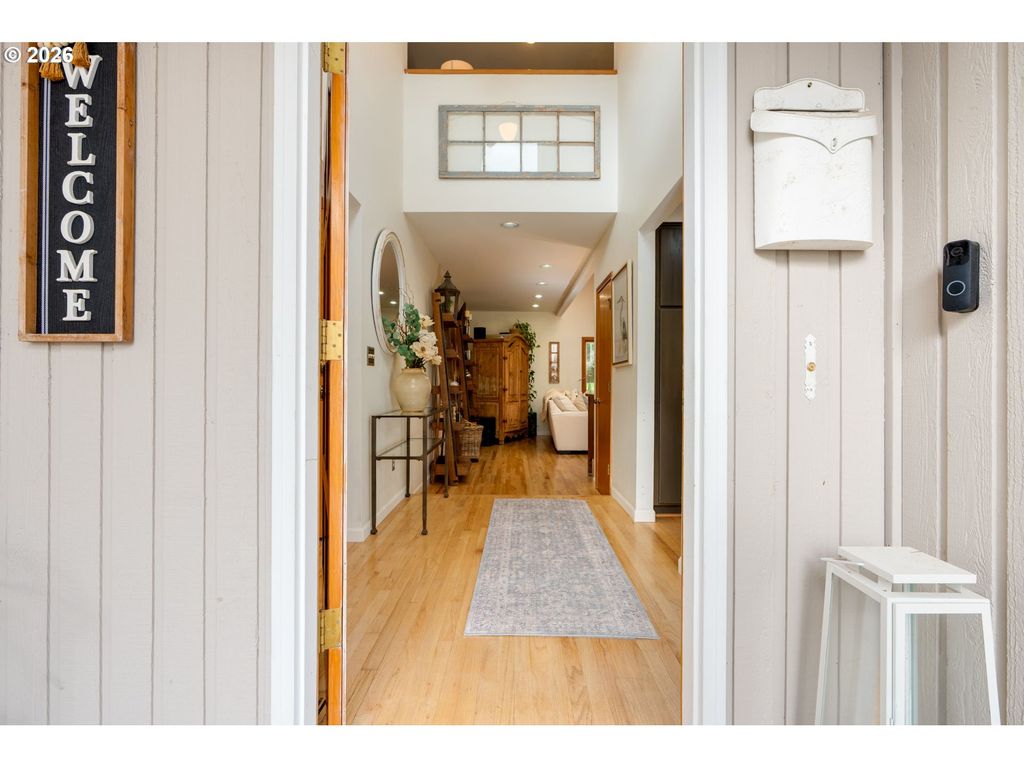 Image 9 of property listing at 1827 Nw DORAL St, Mc Minnville, OR 97128