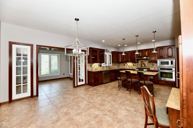 1324 Eagle Valley Drive, Greenwood, IN 46143