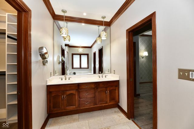 1324 Eagle Valley Drive, Greenwood, IN 46143