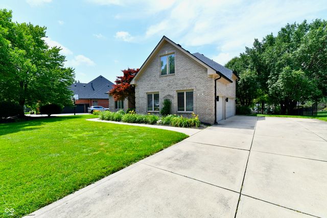 1324 Eagle Valley Drive, Greenwood, IN 46143