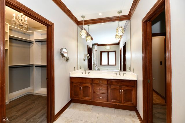 1324 Eagle Valley Drive, Greenwood, IN 46143