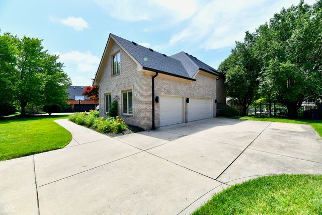 1324 Eagle Valley Drive, Greenwood, IN 46143