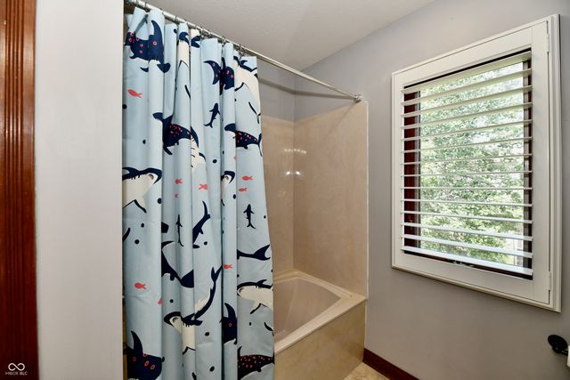 1324 Eagle Valley Drive, Greenwood, IN 46143