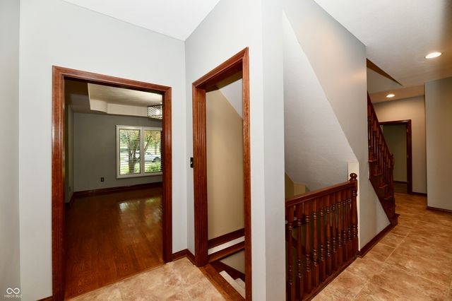 1324 Eagle Valley Drive, Greenwood, IN 46143