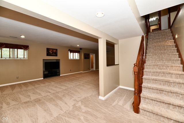 1324 Eagle Valley Drive, Greenwood, IN 46143