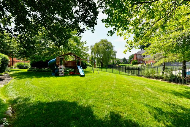 1324 Eagle Valley Drive, Greenwood, IN 46143