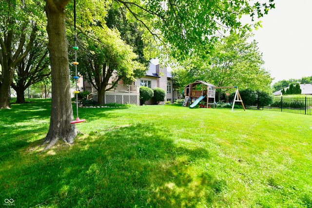 1324 Eagle Valley Drive, Greenwood, IN 46143