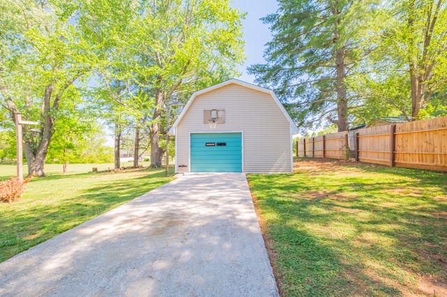 639 Sunburst Dr, Mcminnville, TN 37110